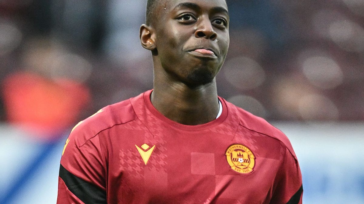 St Mirren sign Eseosa Sule as No9 agrees three-year deal after initial loan approach
