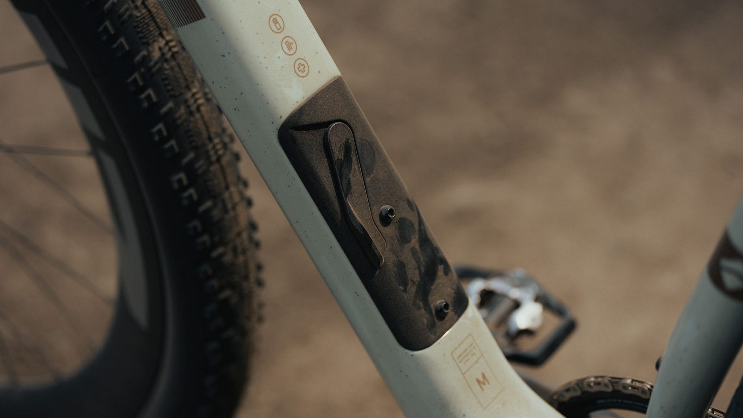 Ari Shafer 3.0 down tube storage hatch