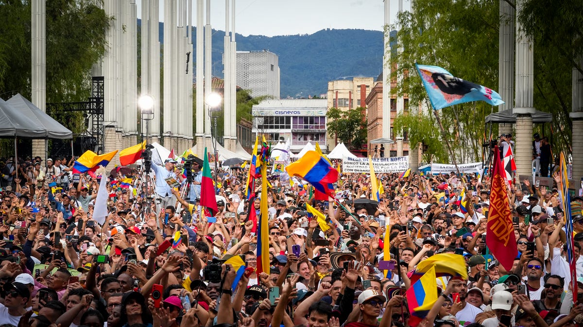 🇨🇴🇵🇪 Eleições: esquerda busca reverter desvantagem no 2º turno em Peru e Colômbia 