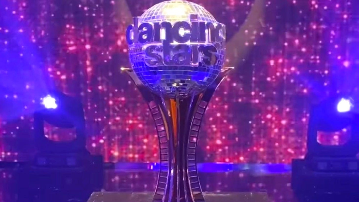 The Dancing with the Stars Mirrorball Trophy. Image: Larger Than Life Is Awesome via Wikimedia Commons The Dancing with the Stars Mirrorball Trophy. Image: Larger Than Life Is Awesome via Wikimedia Commons