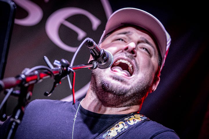 Michael Kately and Derrick Kuehner perform at The Iron Horse Pub / photos by author