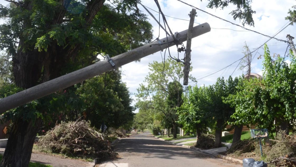 La odisea en el barrio Palihue: cómo es vivir 25 días sin electricidad