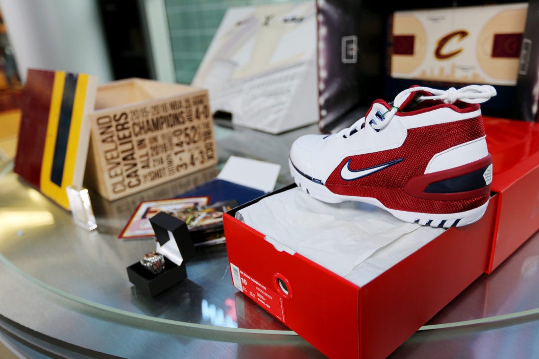 SportsCenter's Kevin Negandhi Unboxes the Air Zoom Generation - StockX News