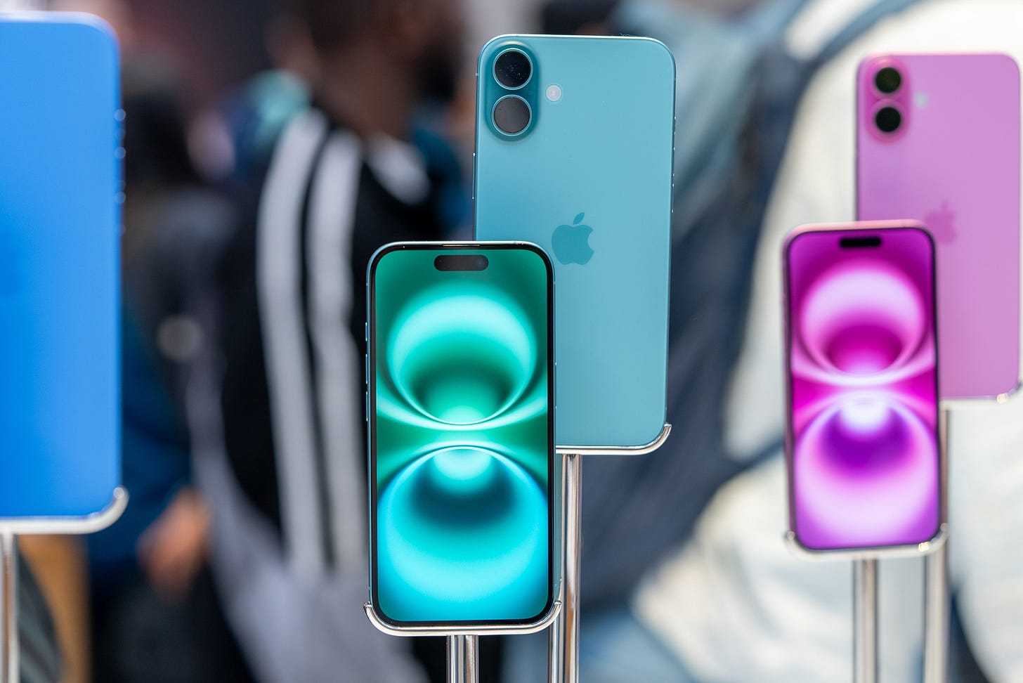 iPhone 16 colors