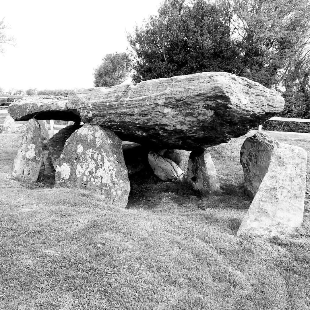 Arthurs tombe, an arrangement of large stones