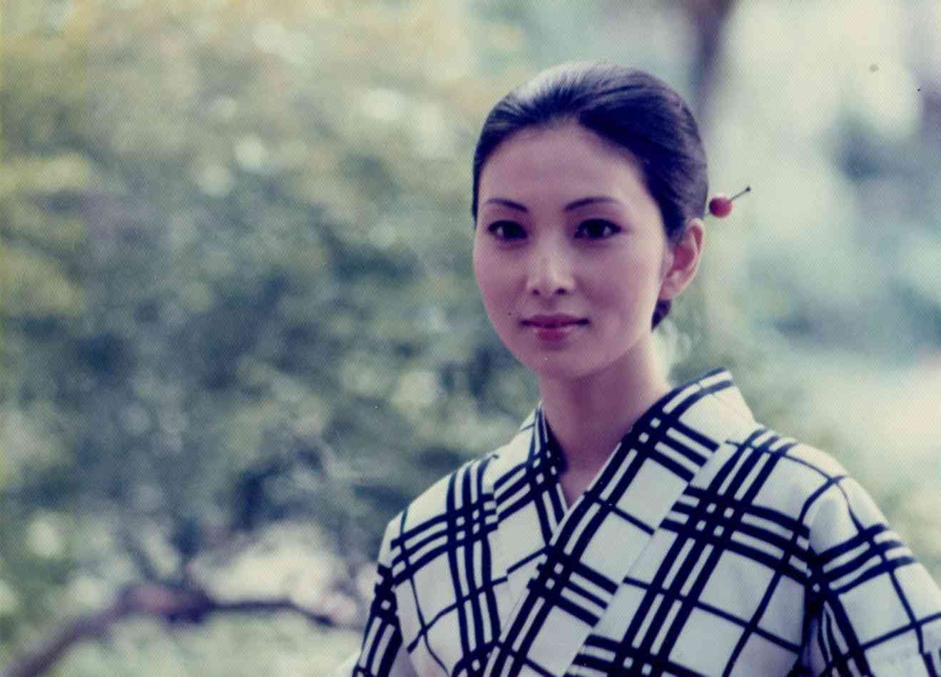 この Pinterest ボードで 32 件の「梶芽衣子」や「昭和 女優」のアイデアを見つけましょう | 映画 ポスター、女優、映画スター など