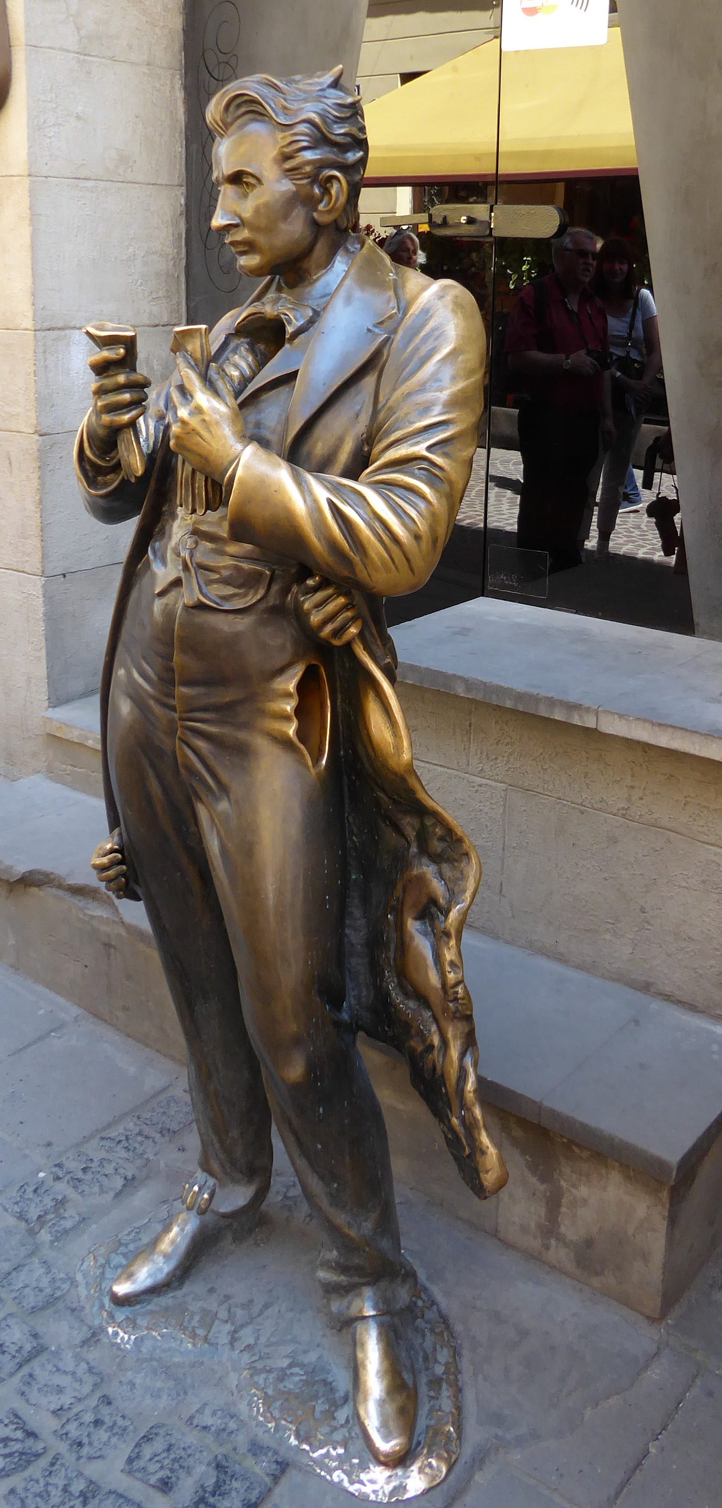 Statue à l’effigie de l’écrivain ukrainien Sacher-Masoch, Lviv, Ukraine