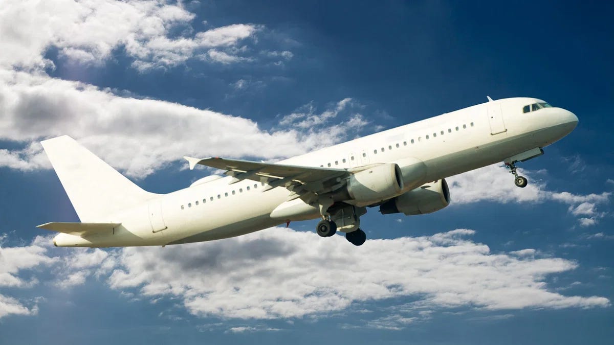 Singapore Flight Turbulence: हवा में क्यों डोलने लगता है प्लेन? एयर  टर्बुलेंस क्या है और बढ़ते तापमान का कनेक्शन? What is air turbulence and  how to keep yourself safe during this time?