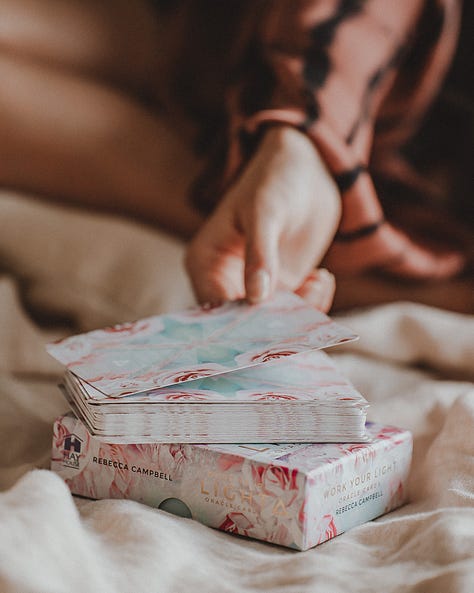 Niomi Smart Oracle Cards