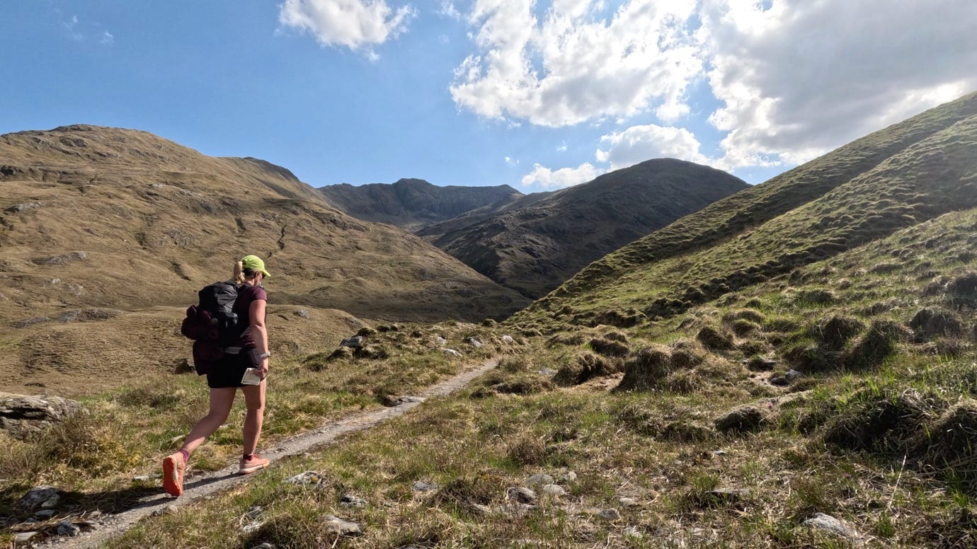 A person walking on a trail

AI-generated content may be incorrect.