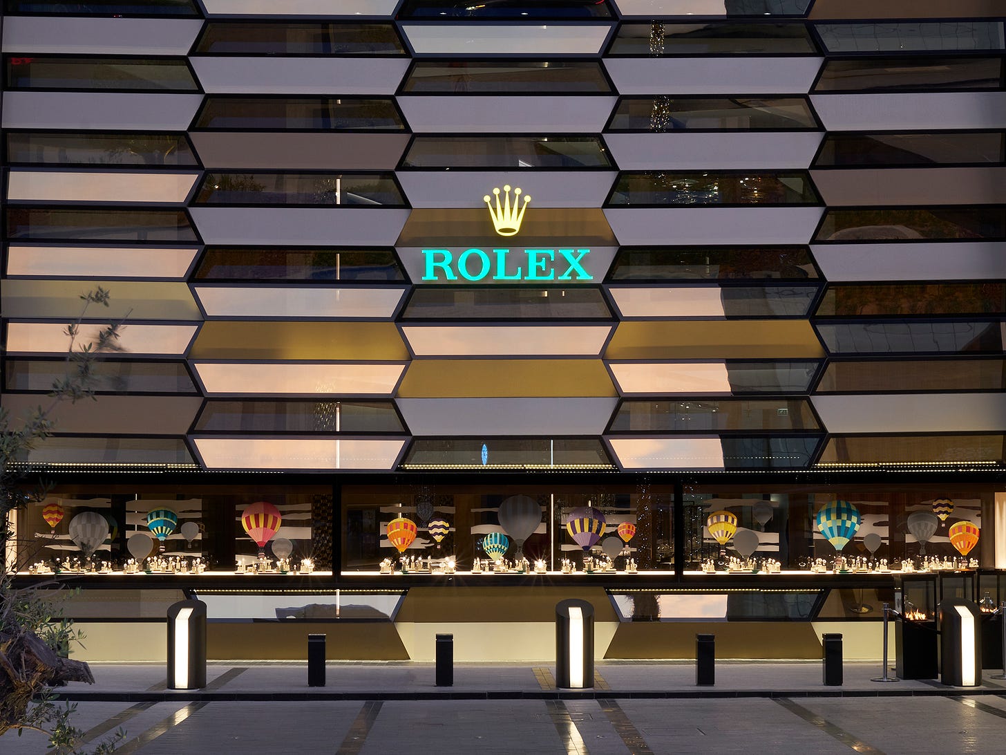The World's Largest Rolex Boutique Opens in The Dubai Mall | SENATUS The World's Largest Rolex Boutique Opens in The Dubai Mall | SENATUS