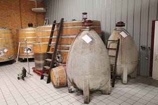 1breton_tronconic_fermenters_cement_eggs