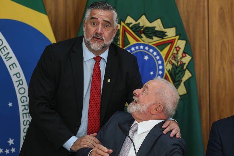 Paulo Pimenta foge do Rio Grande do Sul e passa a trabalhar de Brasília