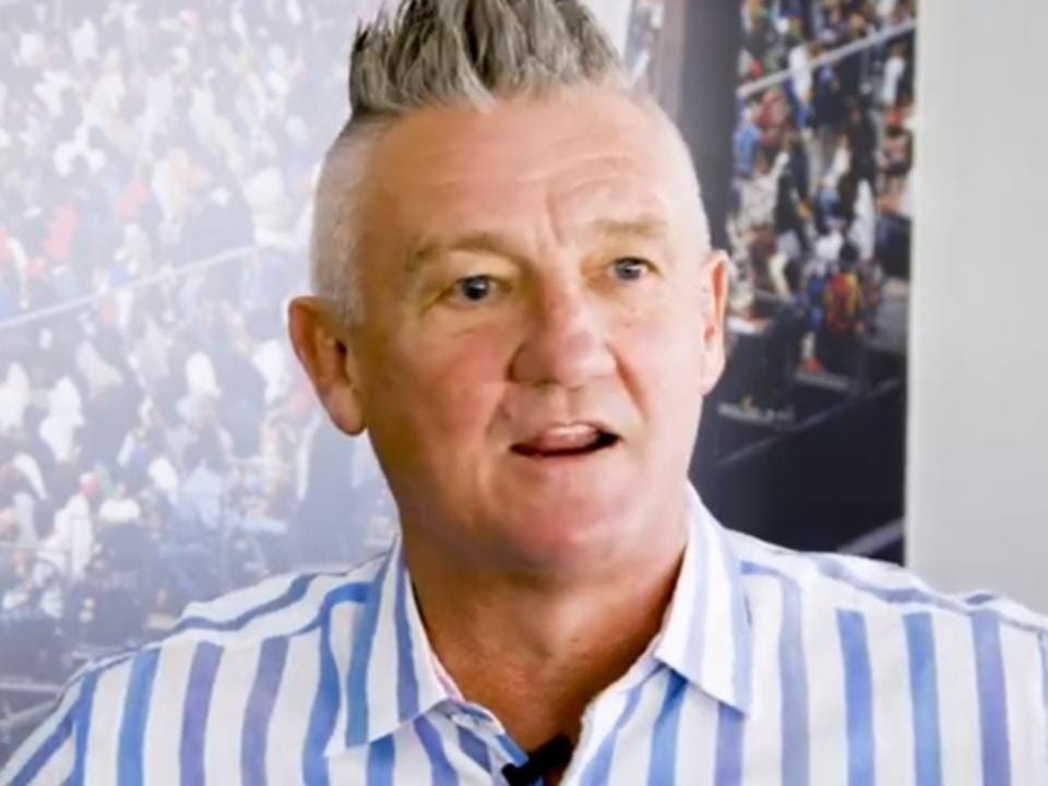 New Zealand Warriors NRL owner Mark Robinson to get rid of all players  working with Isaac Moses | 7NEWS