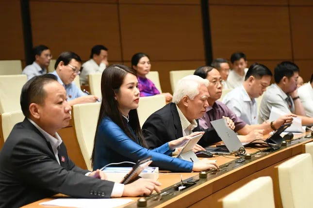 Quốc hội biểu quyết các luật lớn, tiến hành công tác nhân sự trọng yếu ảnh 1