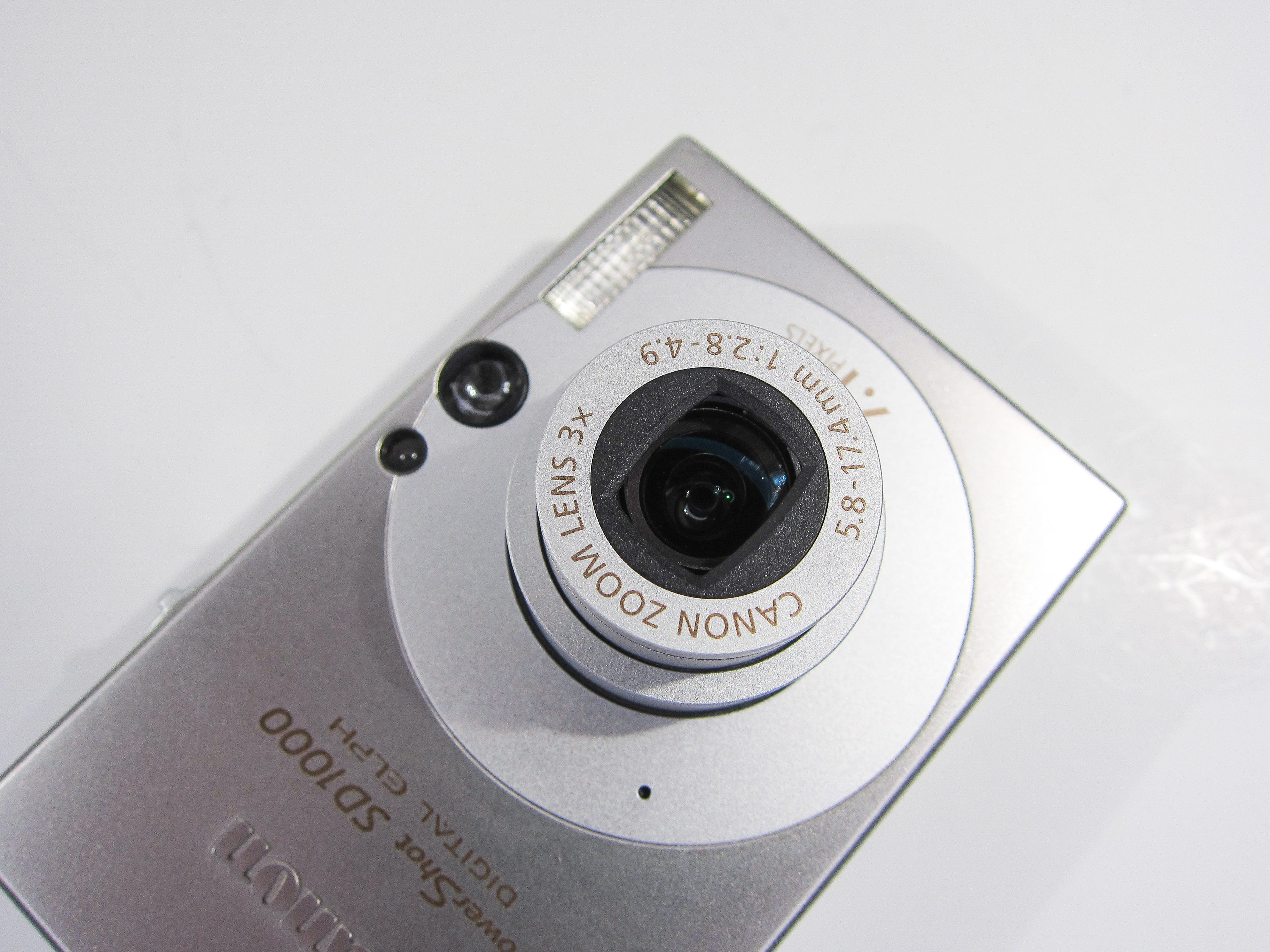 The digicam I take everywhere! - by Razlyn Lysaught