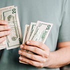 Tu es plutôt une épargnante ou une dépensière ? 🐜💸