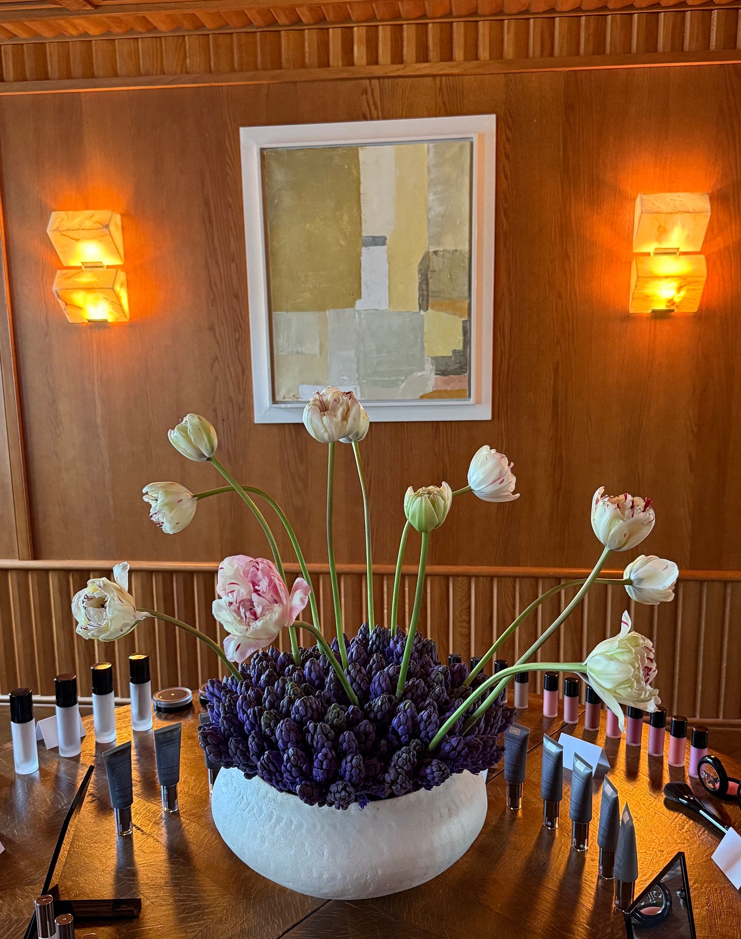 flowers by Castor Fleuriste at Suite Saie.