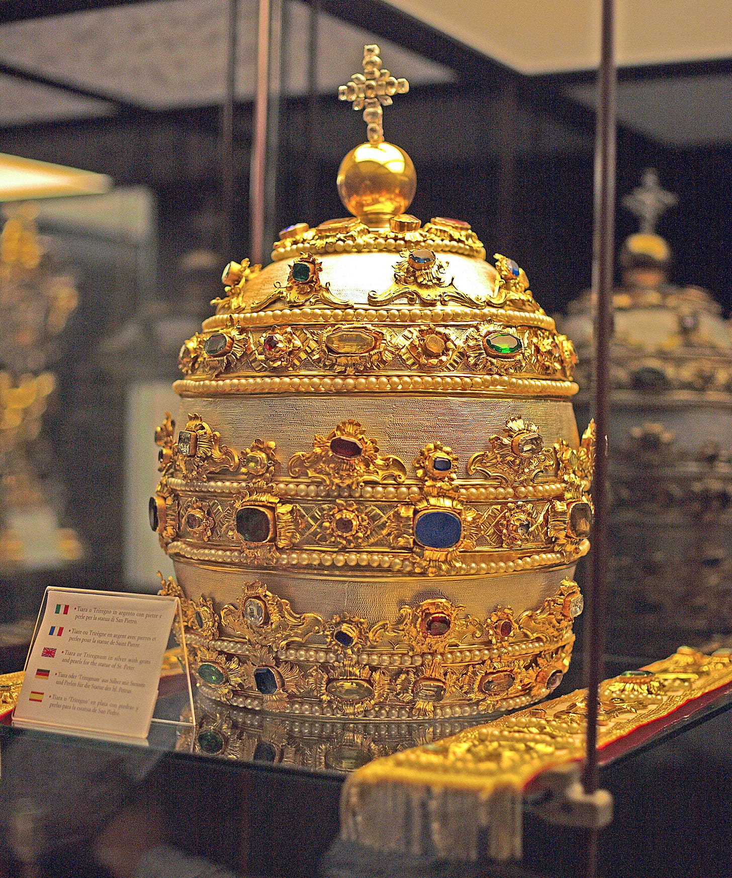 Papal tiara - Wikipedia