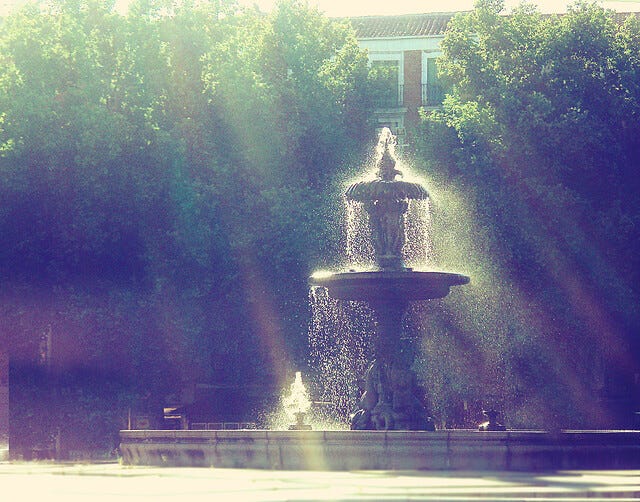 Spain Fountain_curves2 Spain Fountain_curves2