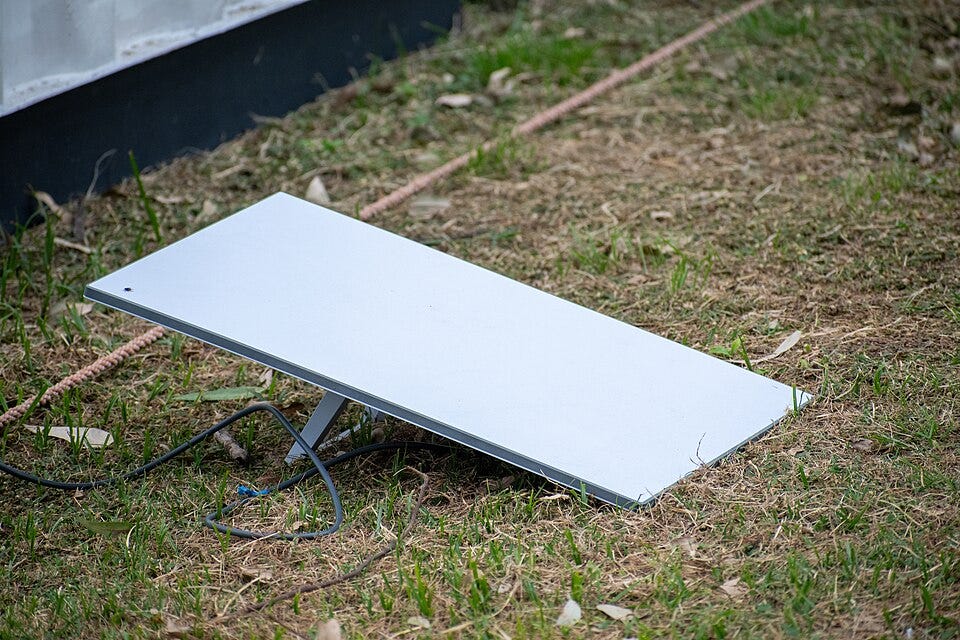 File:Starlink antenna at St. Albans - BugWarp.jpg File:Starlink antenna at St. Albans - BugWarp.jpg