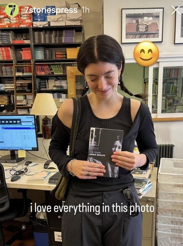 r/lorde - 7 7storiespress 1h WWW-DI DOGA M THE YEARS ANNIE ERNAUX i love everything in this photo SH PACK books for young readers QUARE RIAN JO