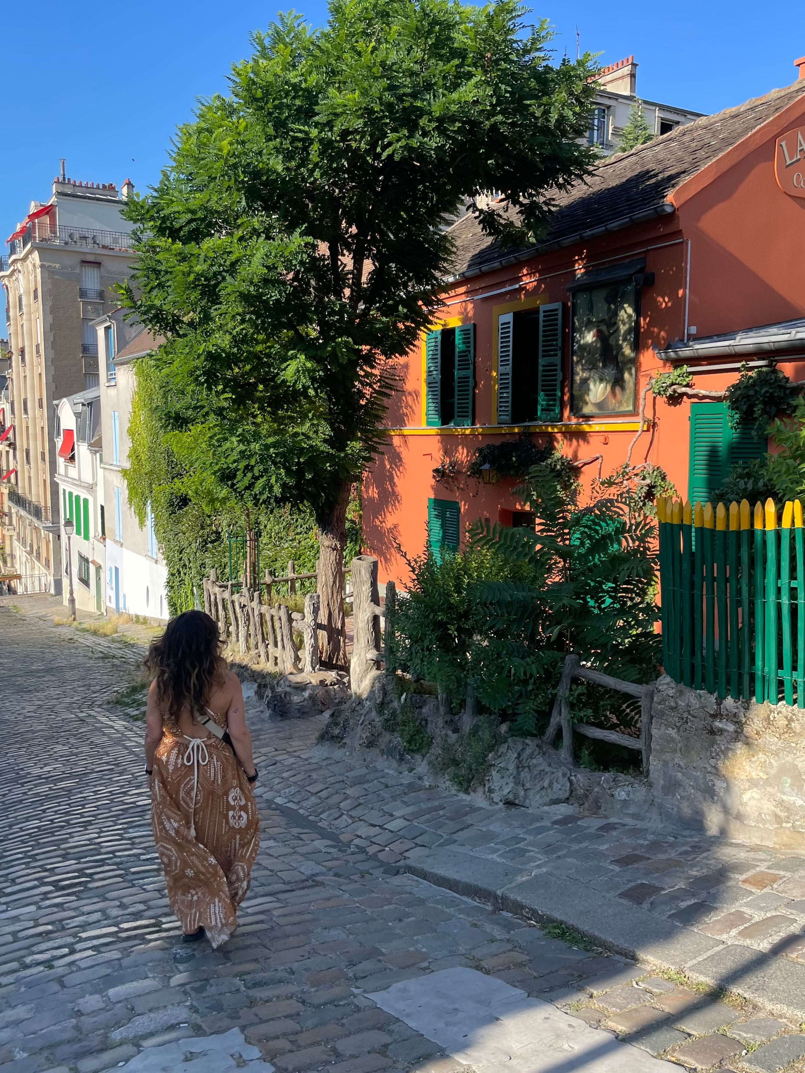 Bon Voyage: Paris, Montmartre - by Sara Lieberman