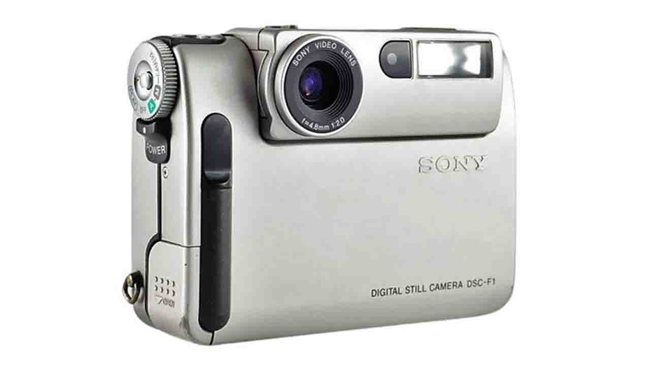 デジカメ2台セット　FinePixA600 Cyber-shot P71 An Odd Looking Sony Cyber-shot Digital Camera - Sony Cyber