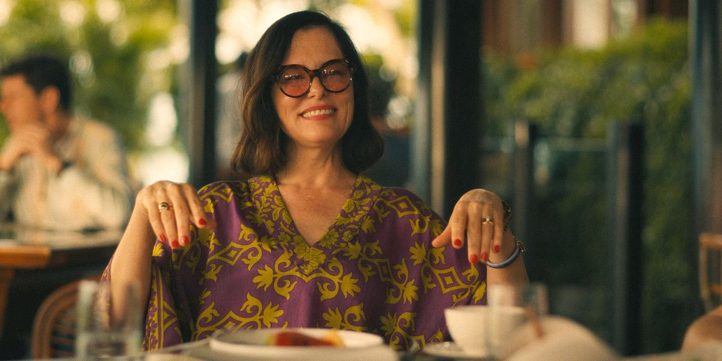 Why Parker Posey's Victoria Was So Rude To Leslie Bibb's Kate In The White  Lotus Season 3, Episode 2