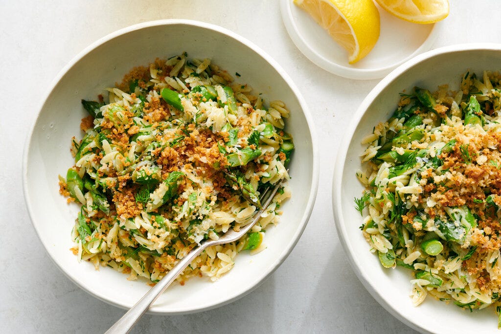 Lemony Orzo With Asparagus and Garlic Bread Crumbs