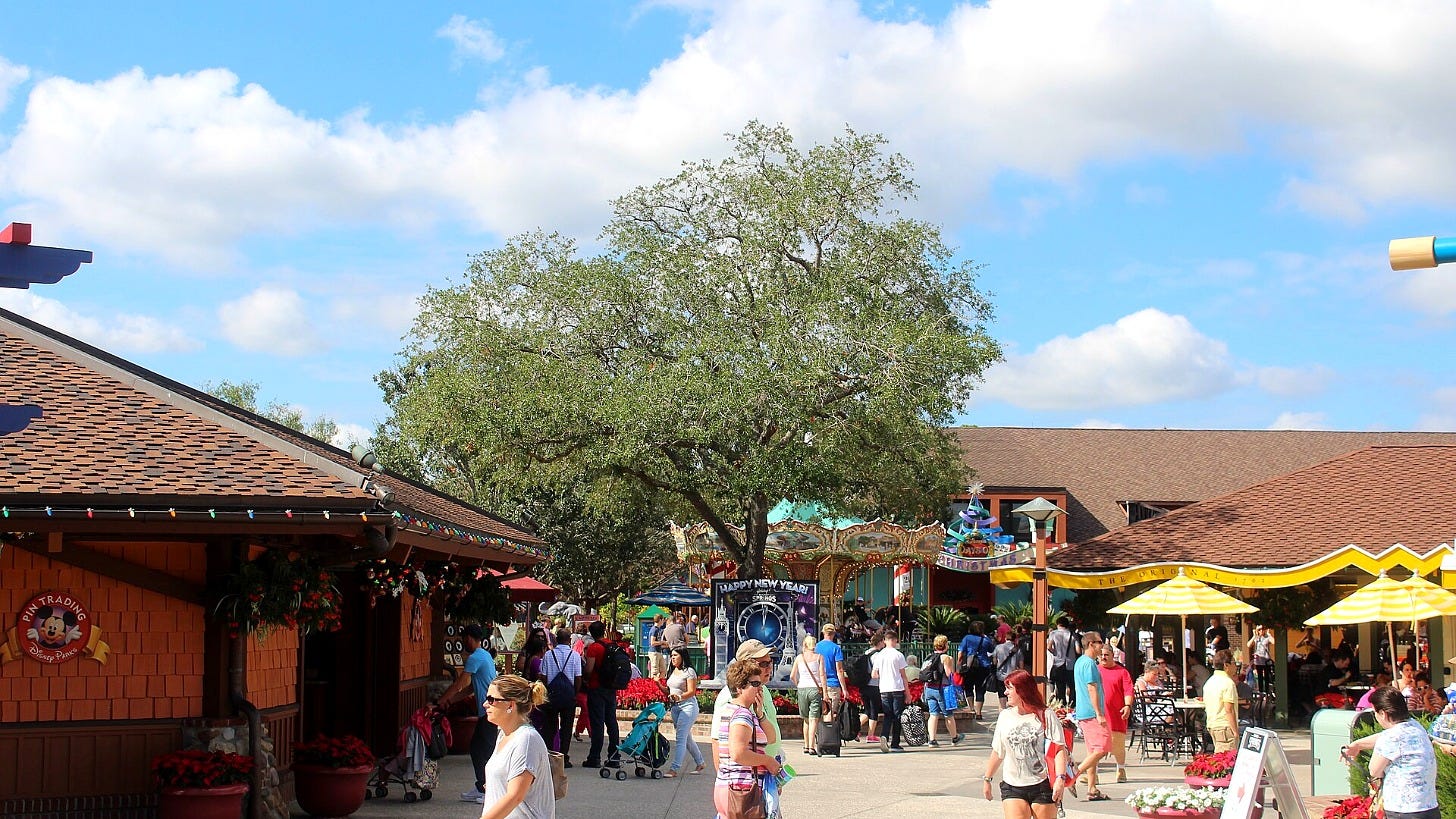 Shops at Disney Springs. Image: Theme Park Tourist via Wikimedia Commons