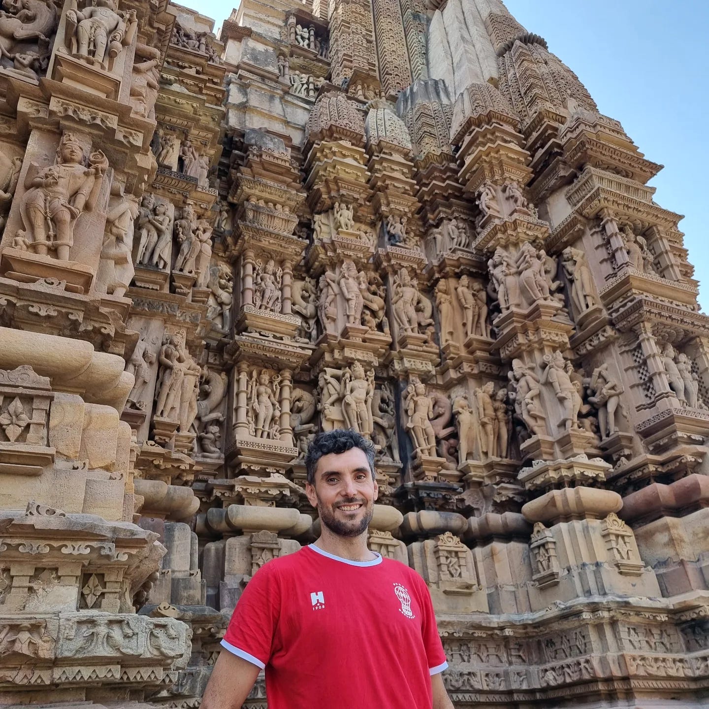 “ Me sigo sorprendiendo con cosas que ya vi varias veces, me sigo maravillando de escuchar historias que tal vez yo escuché 10 veces. Lo hago con mucha pasión y mucho entusiasmo, realmente me apasiona”, cuenta