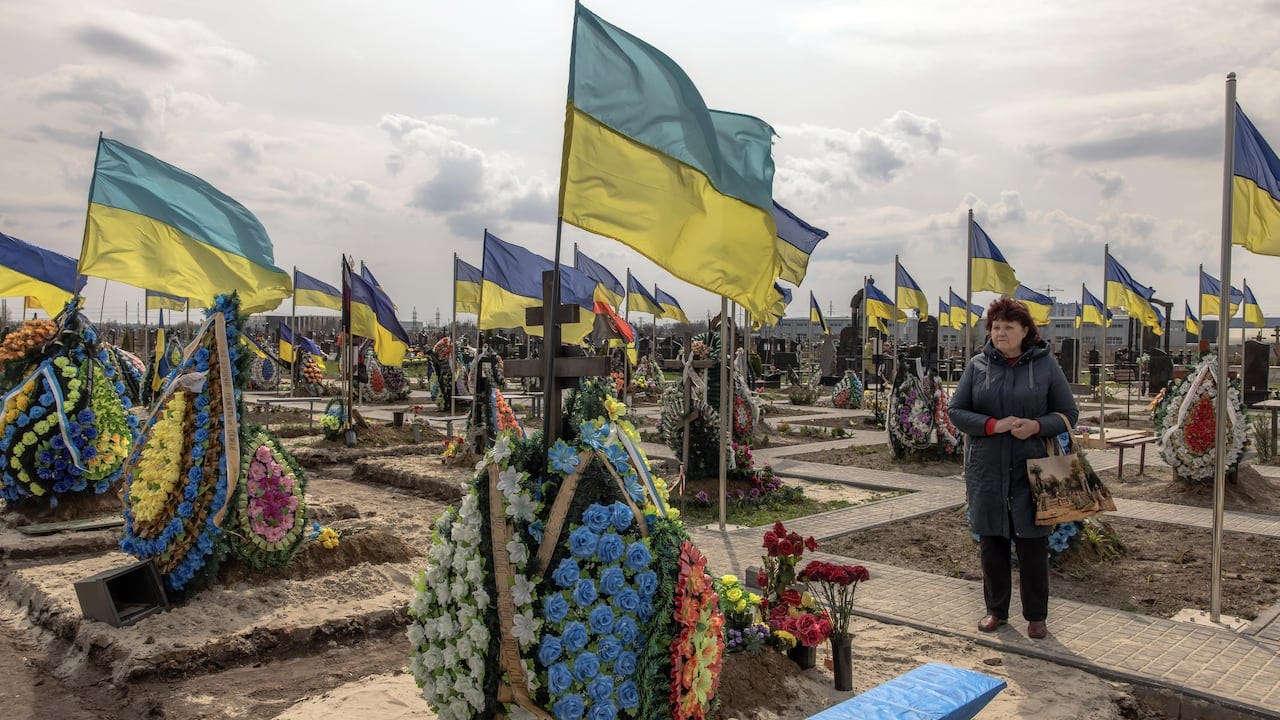 Hundreds of thousands wounded and dead in Ukraine as war grinds on, intelligence suggests | CBC News Hundreds of thousands wounded and dead in Ukraine as war grinds on, intelligence suggests | CBC News