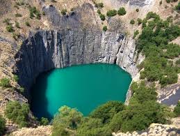 Big Hole - Wikipedia