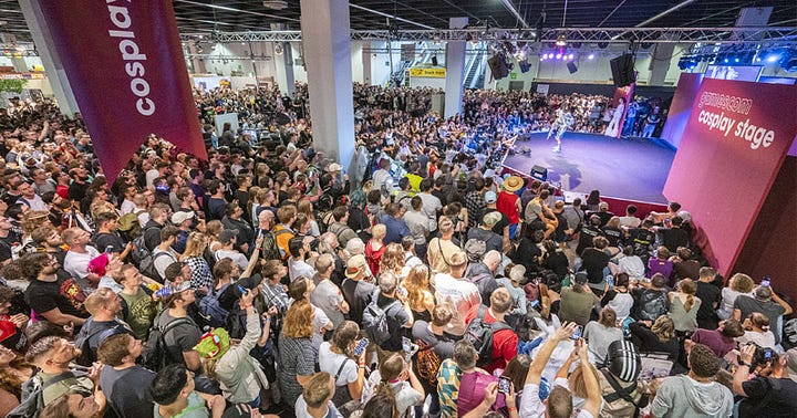 pictures of the crowds at Gamescom, Cologne