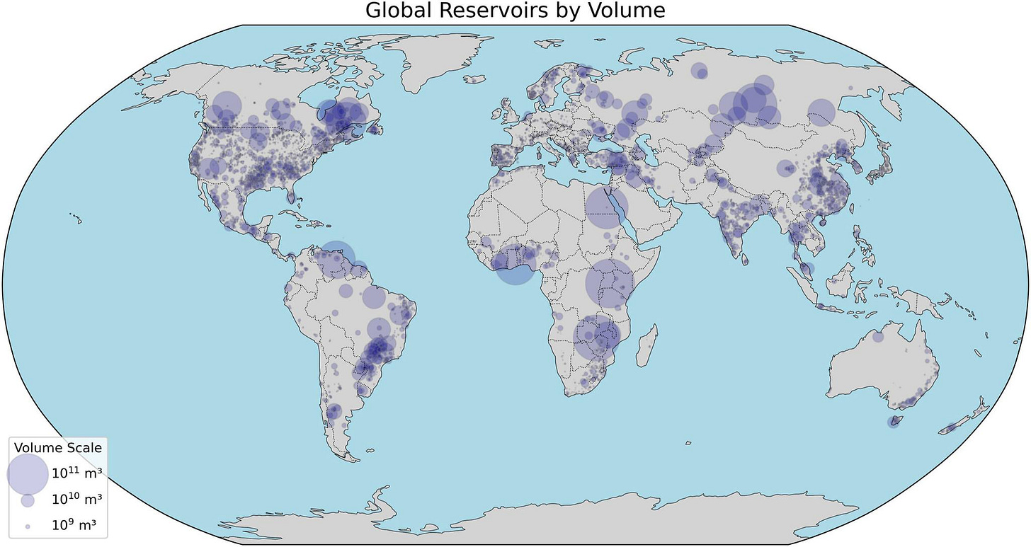 Môže ísť o kresbu, na ktorej je mapa a text, v ktorom sa píše „Global Reservoirs by Volume my 然製 Volume Scale 1011 m² 1010 m3 109 m² 康る daaa“
