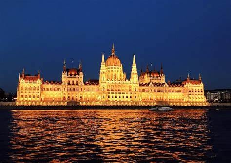 Hungarian Parliament, Budapest : r/europe