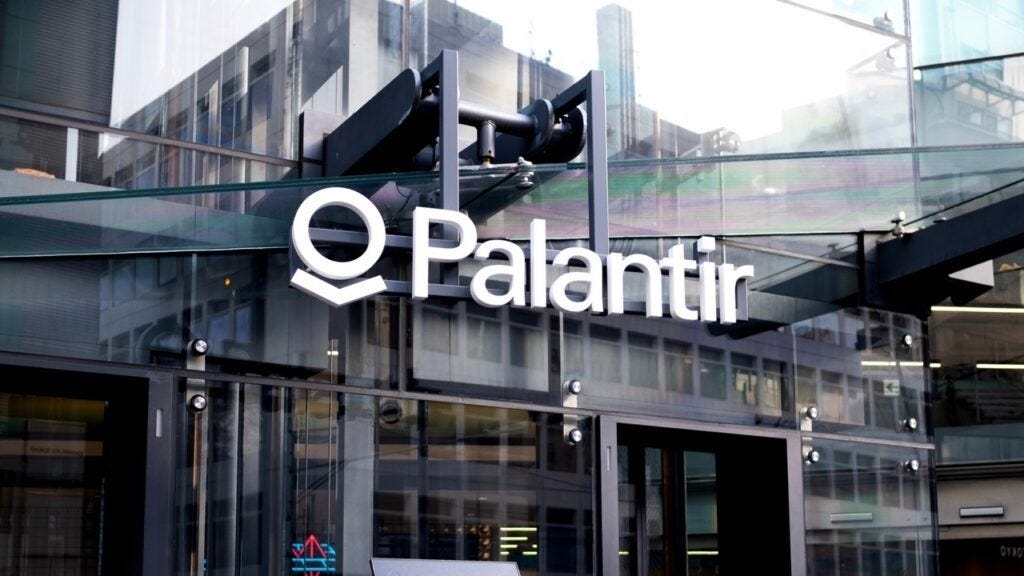 Palantir integra Grok de xAI en su plataforma AIP: ¿Qué significa para el  futuro de la IA?