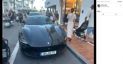 Pamja e parë: Në një shkëmbim me The Gunpowder Chronicles, Halit Sahitaj konfirmon se ka marrë me qira një Ferrari gjatë verës së vitit 2024, duke përcaktuar njëkohësisht kornizën kohore të aktiviteteve të tyre. Fillimisht, ai shfaq paqartësi rreth targave të automjetit, por më pas sqaron se ato fillonin me “NM”, gjë që shton edhe më shumë mister rreth lidhjeve të tyre. Pamja e dytë: Në një bisedë të mëtejshme me Sahitaj në aplikacionin Signal, ai pohon se Ferrari ishte pjesë e një flote nga kompania gjermane Hollmann International, dhe se ai e kishte përdorur shkurtimisht në korrik 2024. Ky konfirmim përputhet me periudhën kur Milaim Zeka kishte publikuar foto të të njëjtit automjet në rrjetet sociale. Pamja e tretë: Një fotografi e postuar nga Milaim Zeka në Facebook, ku shihet Ferrari me targën “NM-DZ 77”. Kjo pamje, e datës 22 korrik 2024, e lidh drejtpërdrejt automjetin me Zekën, duke kundërshtuar mohimet e tij për çdo lidhje personale me Sahitaj.