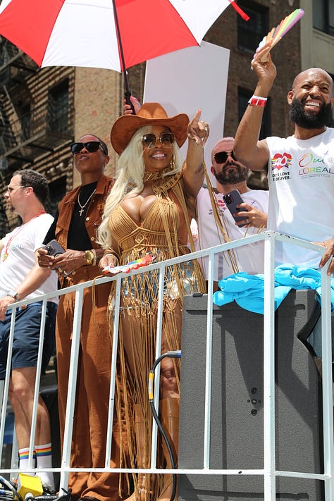Niecy Nash Betts & Jessica Betts had a gay old time at the march!