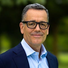 Douglas J. Herrington Chief Executive Officer, Worldwide Amazon Stores Headshot