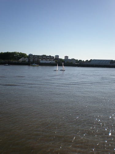 Boats on the Thames Boats on the Thames