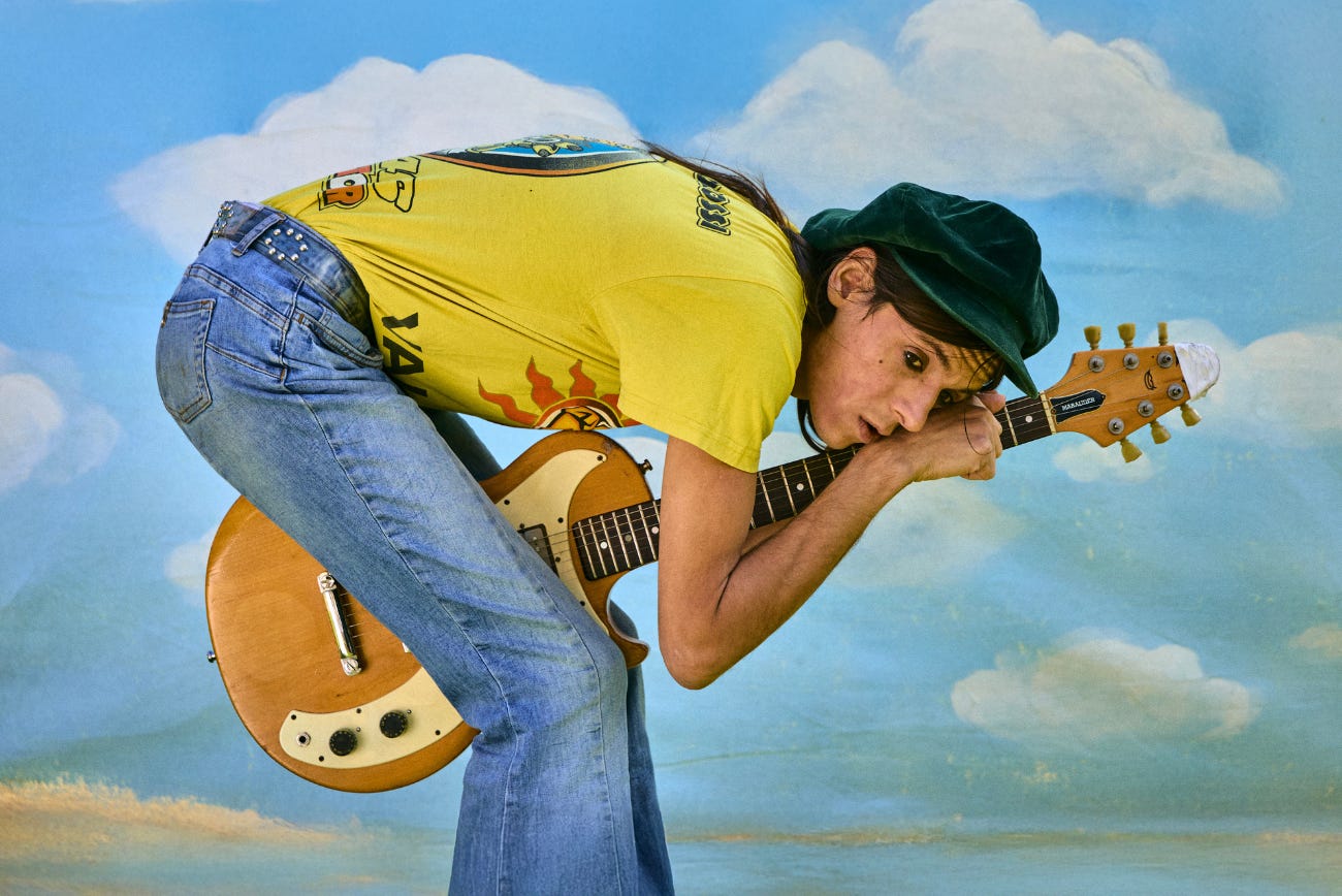 In "Volevo essere un duro" di Lucio Corsi c'è più realtà di quanto pensi