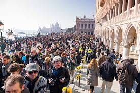 2,800+ Venice Crowds Stock Photos ...