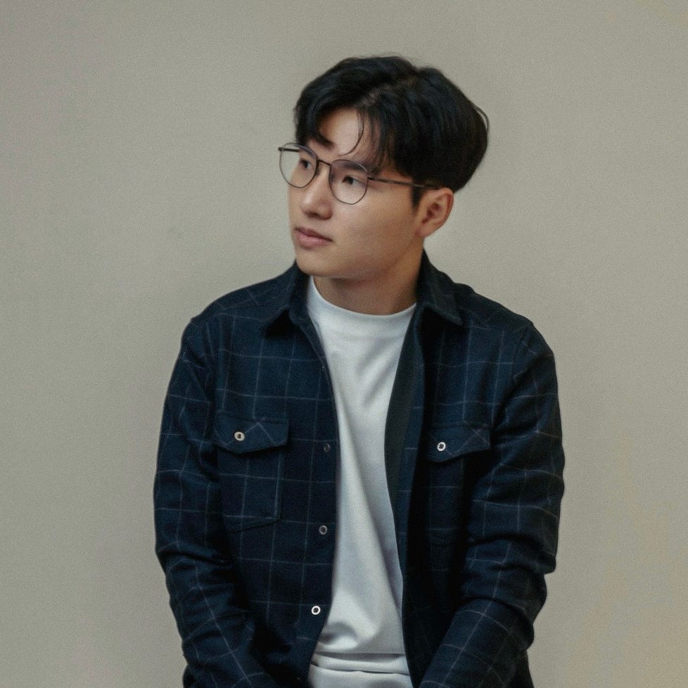 Giữa Dòng - Between the Lines