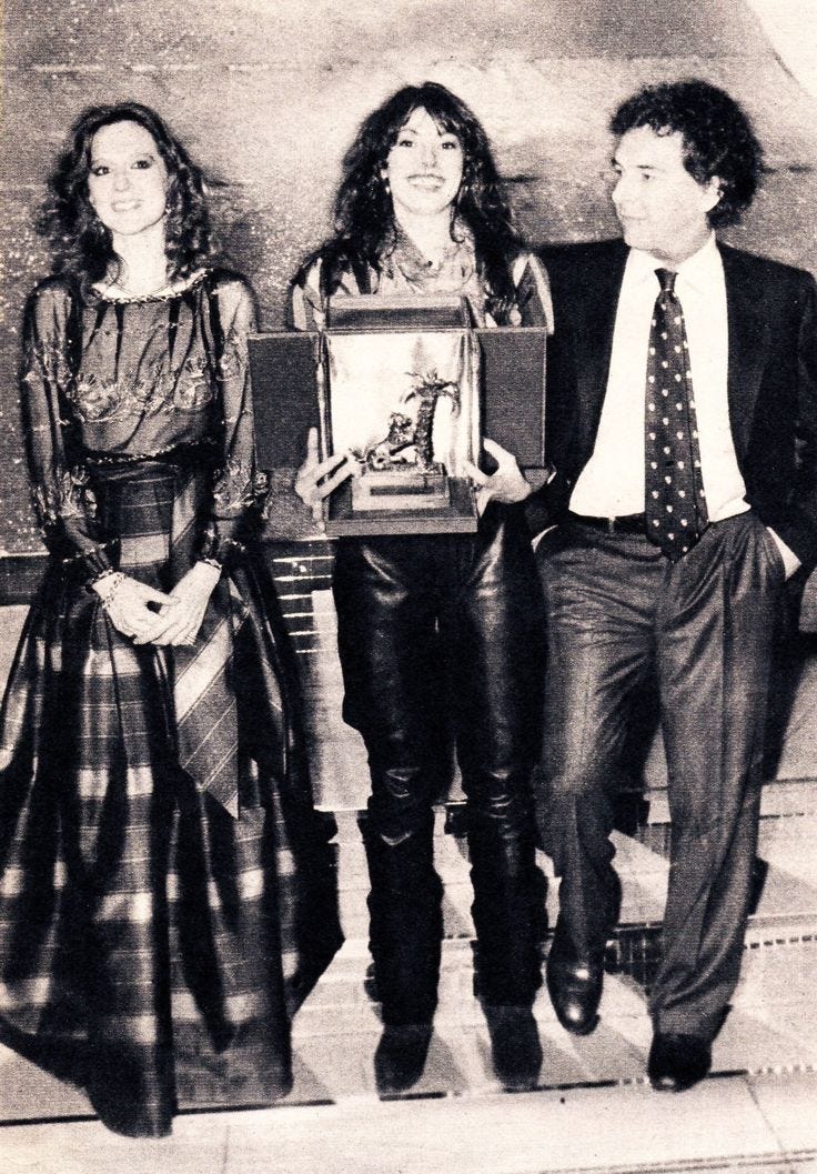 Loretta goggi, Alice, Dario Baldam Bembo, podio di Sanremo 1981. Loretta goggi, Alice, Dario Baldam Bembo, podio di Sanremo 1981.