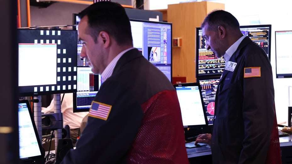 NEW YORK, NEW YORK - AUGUST 02: Traders work on the floor of the New York Stock Exchange during afternoon trading on August 02, 2024 in New York City. Stocks closed low after the July jobs report showed a slow down in the labor market, with the Dow Jones closing with a loss of over 600 points after being nearly down 1000 points and Nasdaq closing at a loss of over 400 points.  (Photo by Michael M. Santiago/Getty Images)