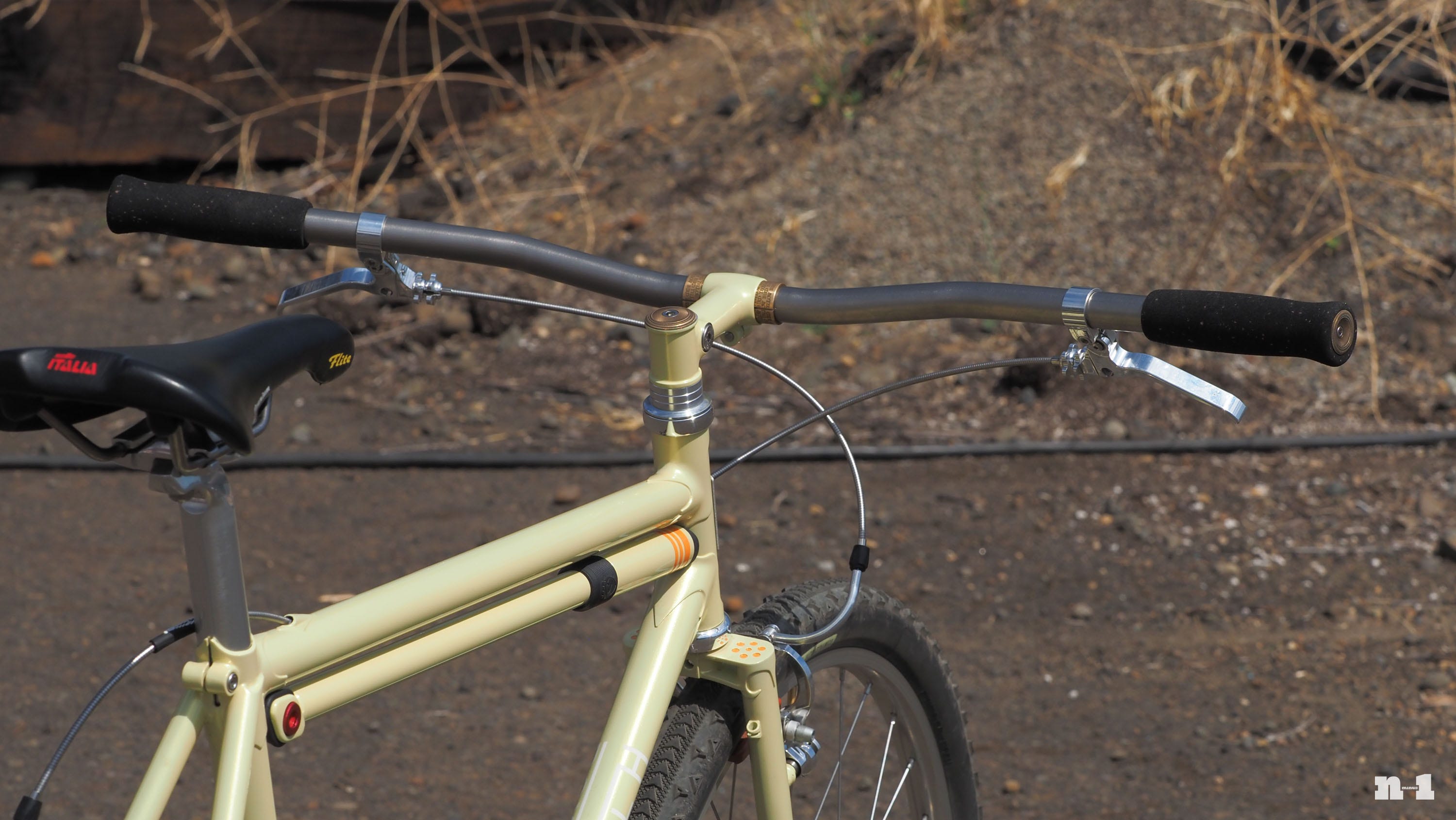 Royal H townie titanium handlebar