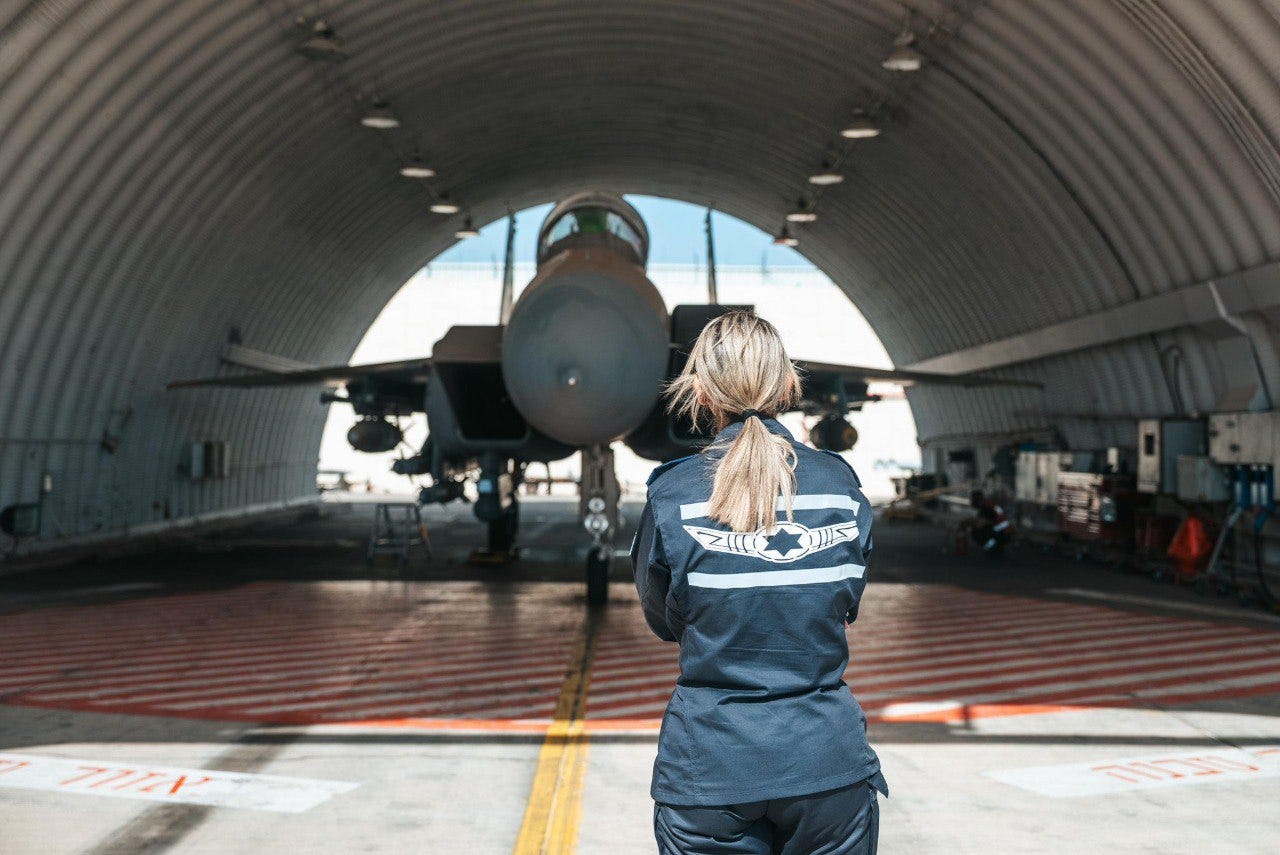 DAY 688 OF THE WAR: Houthi Missile Launched on Central Israel; In Response, Israel Strikes Back in Yemen; Soldier Killed in Gaza, as Netanyahu Stays Silent on Hamas’s Acceptance of the Witkoff Plan