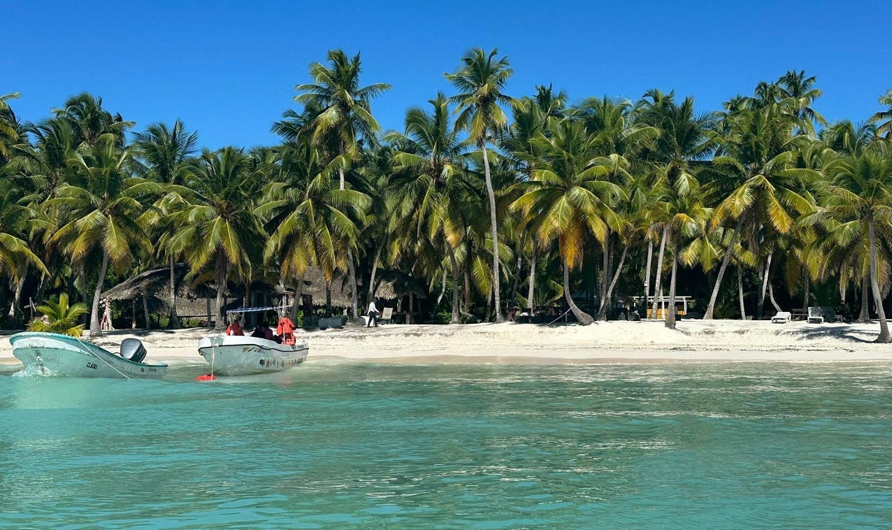 A boat on the water

AI-generated content may be incorrect.